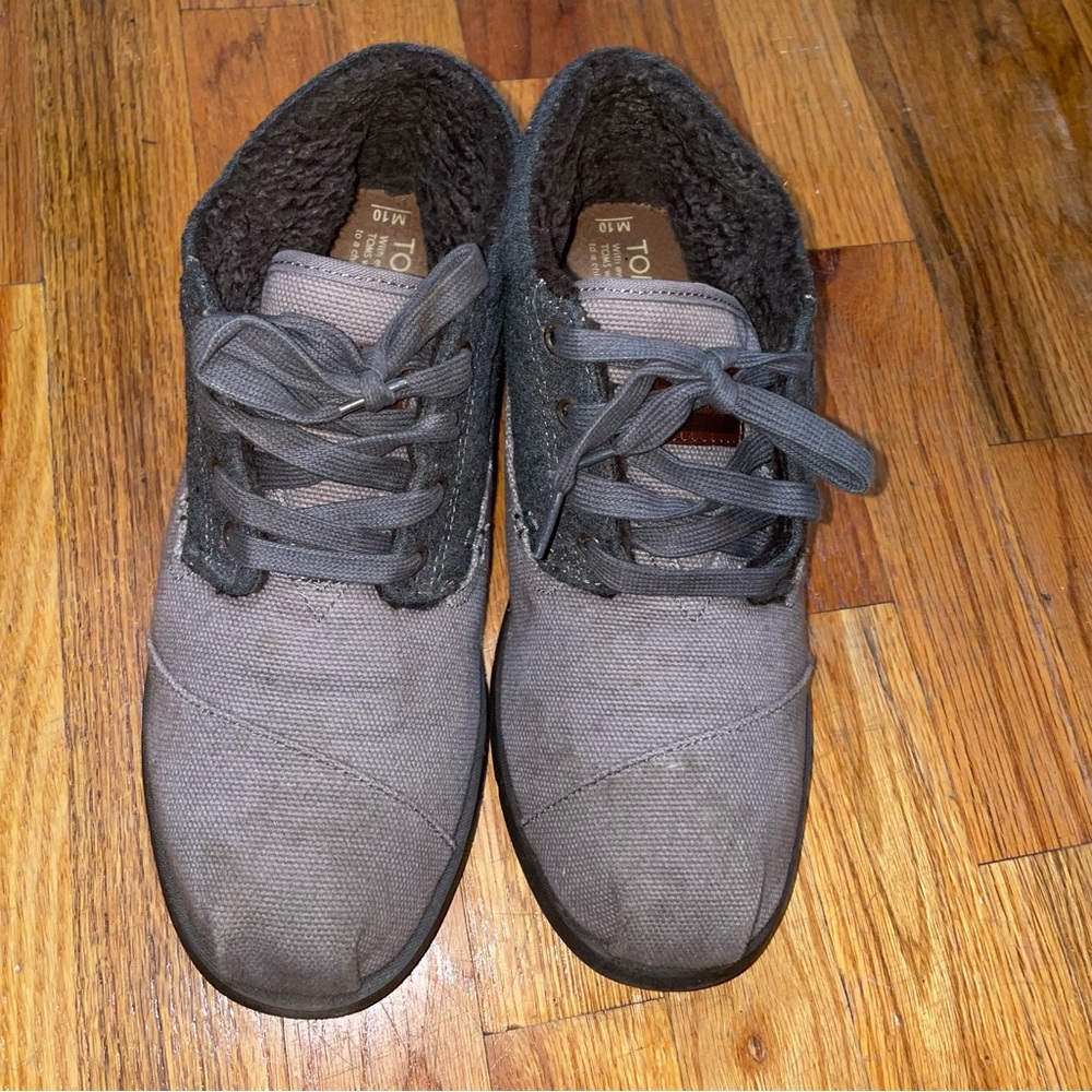 Tom’s boots